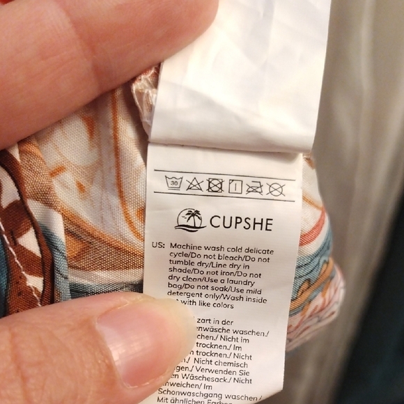 Elegant Paisley Print Dress - Picture 9 of 11